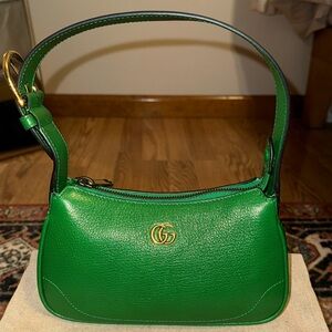 Authentic Gucci Mini Aphrodite shoulder bag